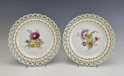 18C Imperial Russian Pair Porcelain Plates Catherine II ( 1762-1796 )